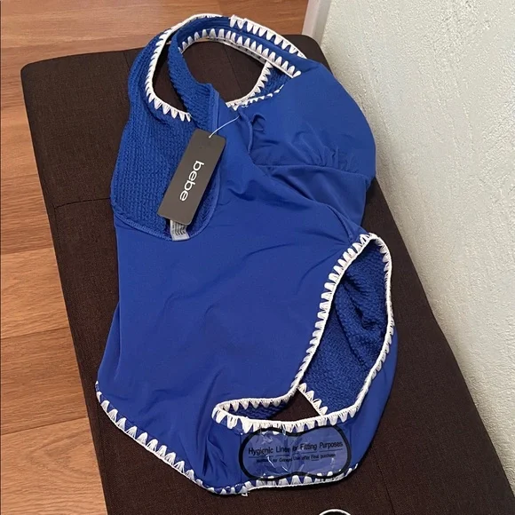 #1471+Bebe White Knit Strip & Blue Women’s One Piece Swimsuit - Picture 4 of 12